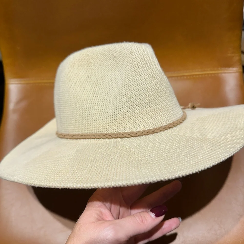 Jessica Simpson Cream Tan Hat